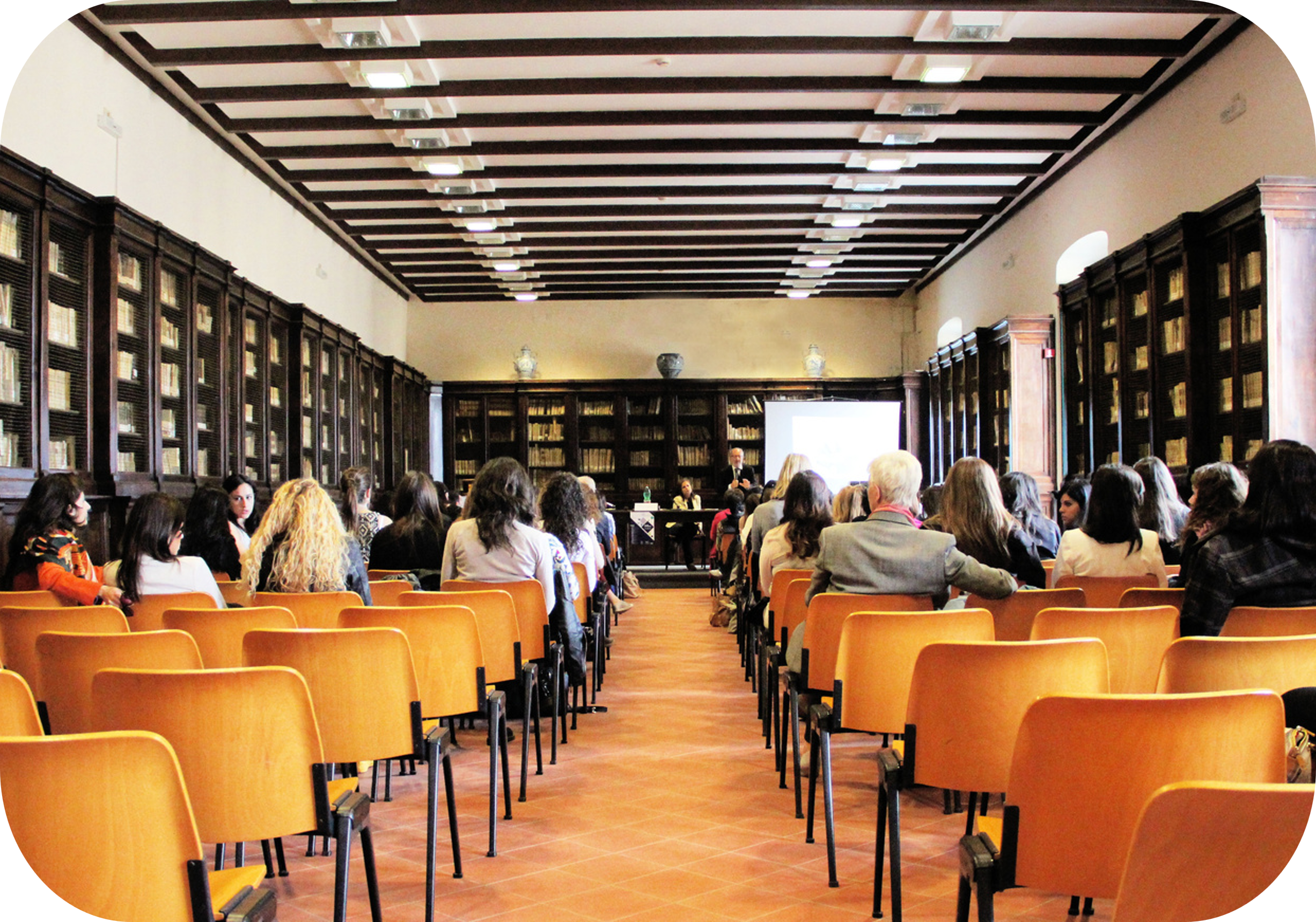 Sesión de capacitación en un auditorio
